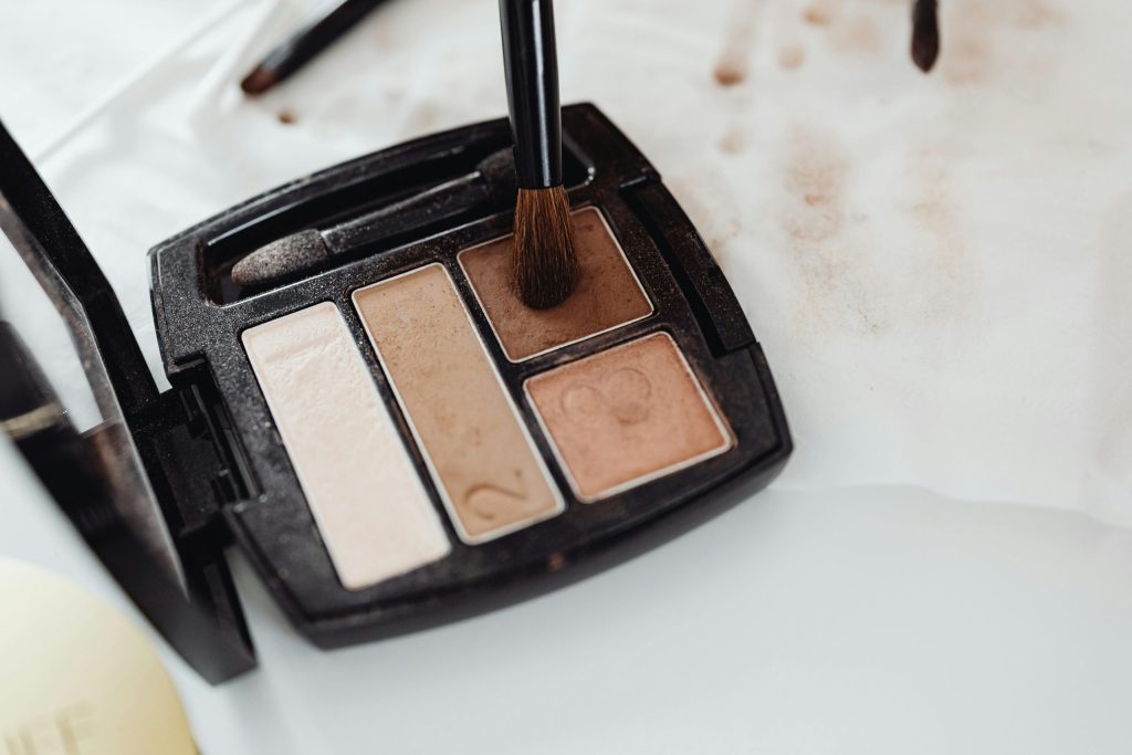 Makeup removal on stains